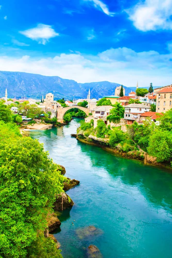 Kaart van Bosnië en Herzegovina met een locatiepin die de bestemming markeert